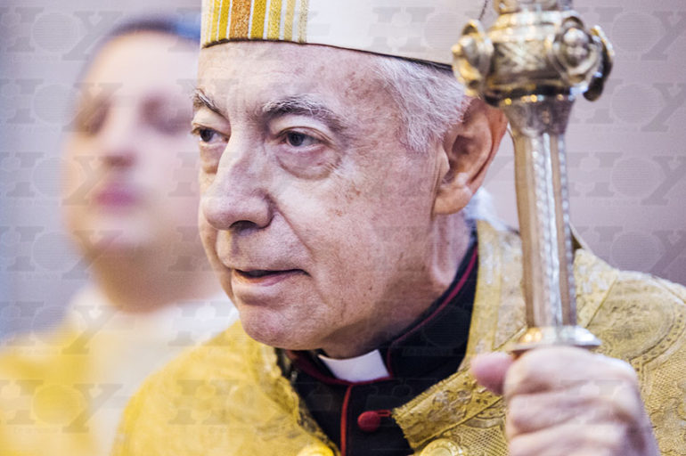 Monseñor Aguer y La cruz invertida